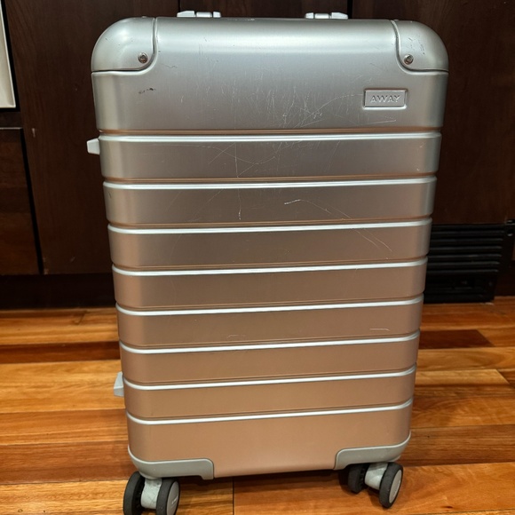 Silver Away Suitcase - The Carry-On: Aluminum Edition - Picture 10 of 11
